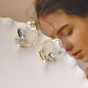 Elegant Crystal Butterfly Pearl Stud Earrings – 1 Pair